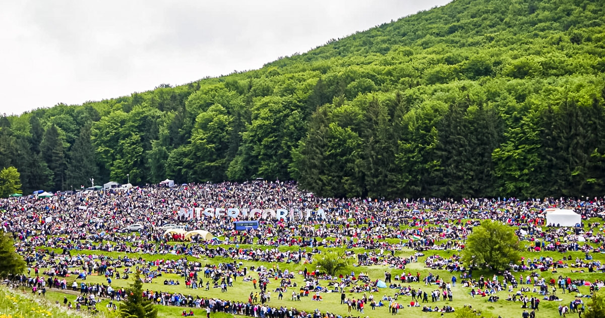 Csíkszereda: a városvezetés kezdeményezi, hogy a Hármashalom-oltárhoz vezető utat nevezzék át Ferenc pápa útjának